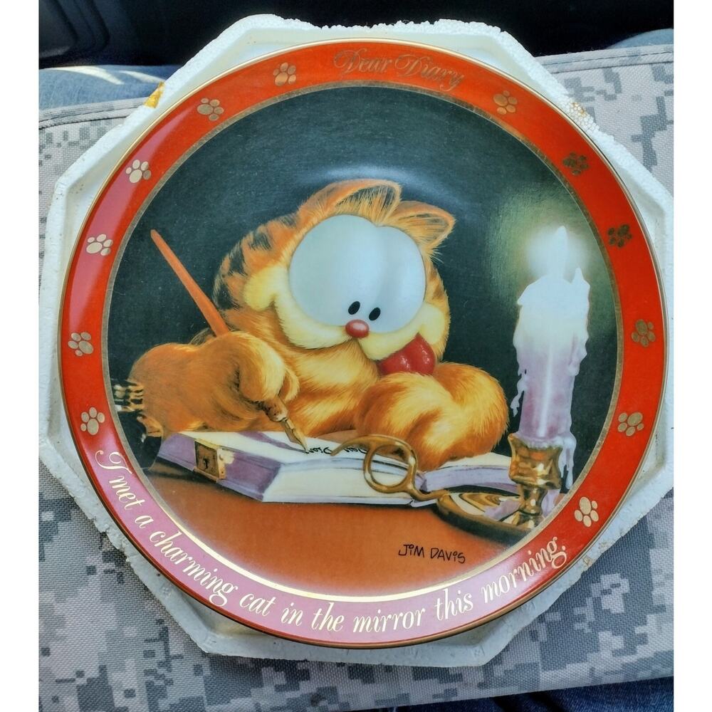 "The Charming Cat" Garfield Dear Diary Series Danbury Mint collector plate ~